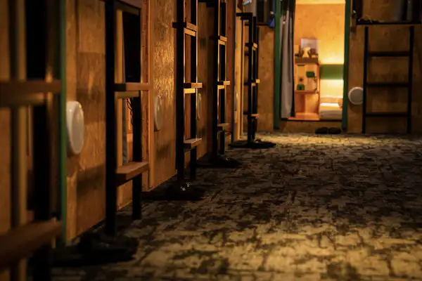 ยูนิตชั้นสำหรับผู้ชาย