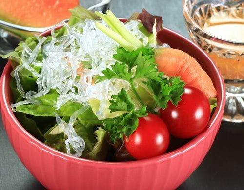 【朝食 新鮮な自家栽培野菜のサラダ】