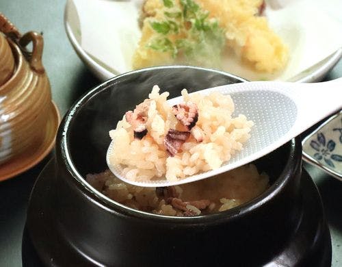 【夕食 釜めし】