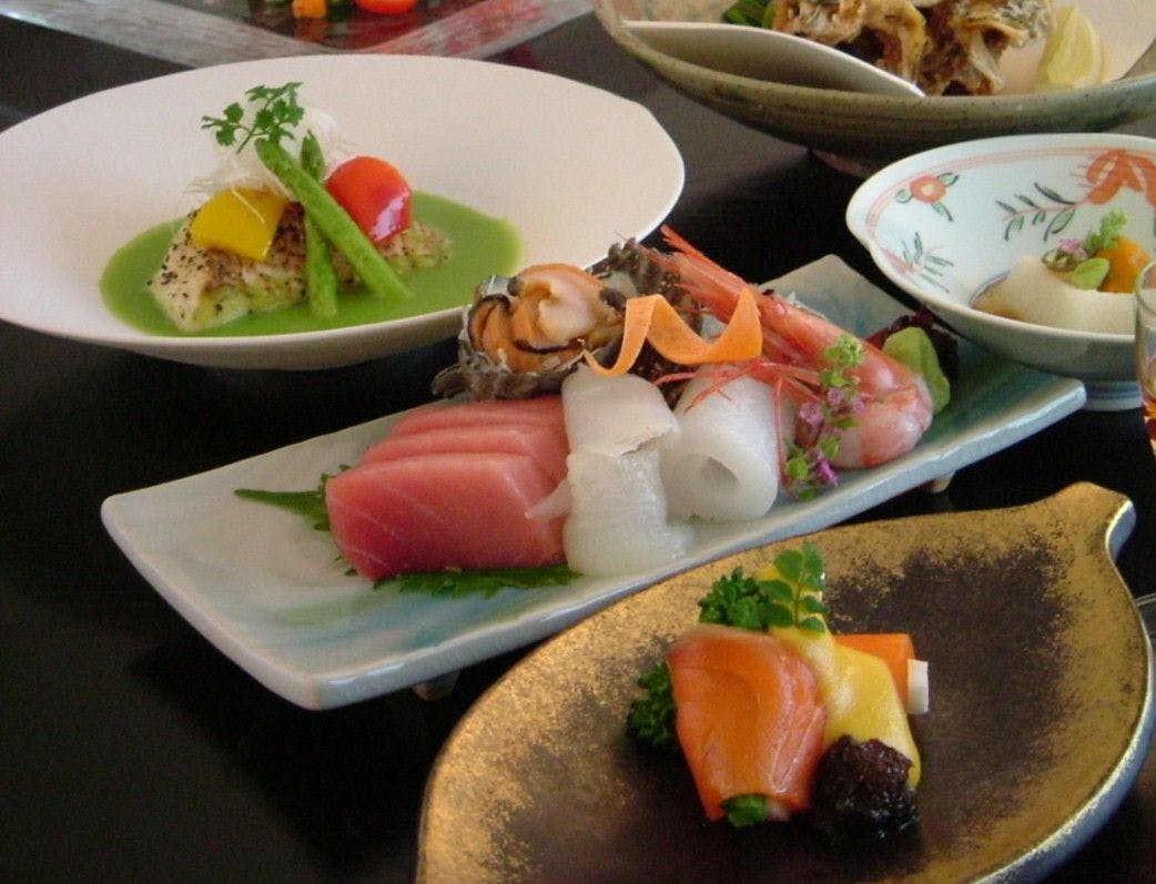 현지 제철 생선 가이세키 요리