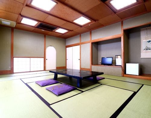 【客室】　和室17.5畳　～椿～