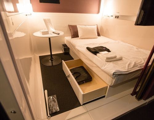 ファーストクラスキャビン