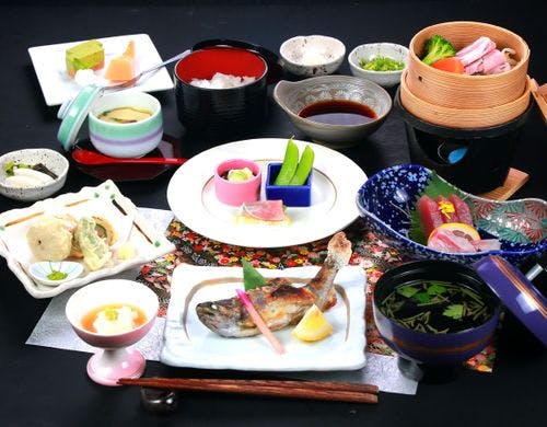 木地屋自慢の会席料理をどうぞ♪