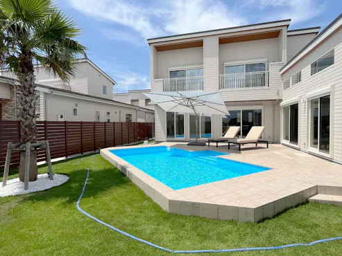 สระว่ายน้ำ◆บรรยากาศที่ให้ความรู้สึกเหมือนรีสอร์ทเล็กๆ