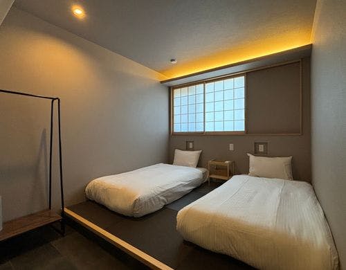 寝室（シングルベッド2台）