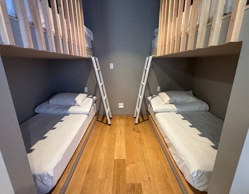 ２段ベッド2台（シングルベッド４台）