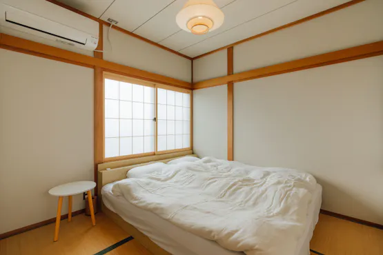 เกสต์เฮาส์ ห้องส่วนตัว (เตียงควีนไซส์)