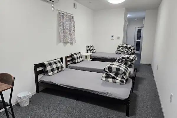 ・【ห้องนอน】ติดตั้งเตียงเดี่ยว 3 เตียง