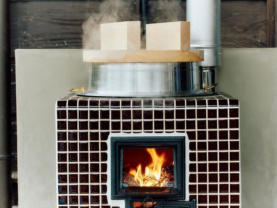 สัมผัสประสบการณ์การหุงข้าวด้วยเตาแบบดั้งเดิม