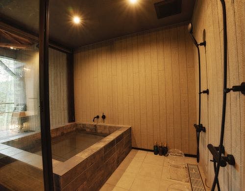 家族みんなで入れる広々としたお風呂