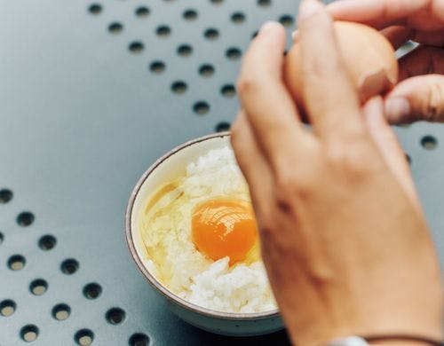朝どれ卵で贅沢な卵かけご飯を朝食に