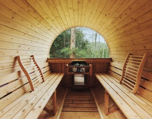 6人で入れる大きなプライベートサウナ