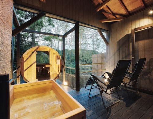 川のせせらぎが聞こえるサウナと水風呂