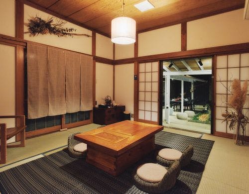 みんなで囲炉裏を囲める和室