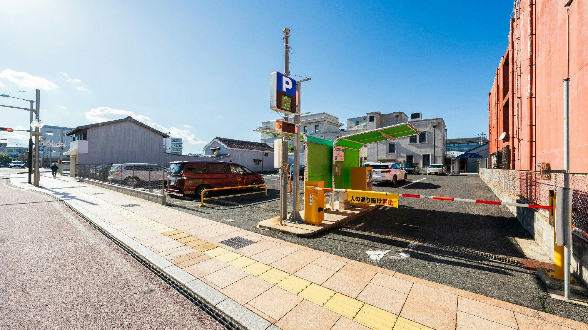 Tempat Letak Kereta Ousuido Karakoro