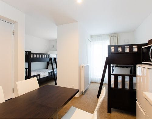 4人部屋スタジオ（2段ベッド）