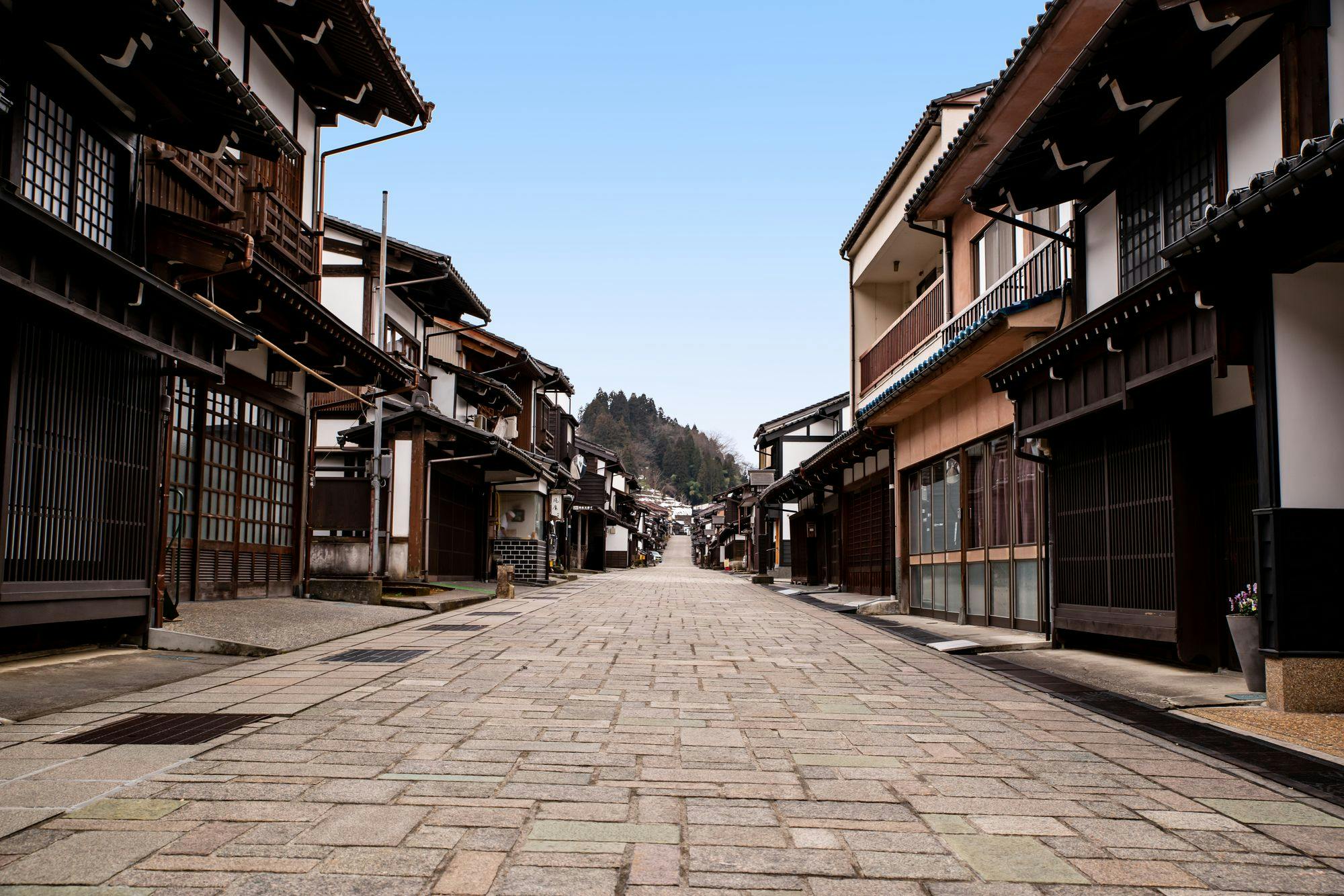 Toyama Yatsuo Jalan Suwa-machi Hon-dori, salah satu dari 100 Jalan Terbaik di Jepun