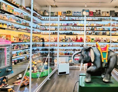 【作品に泊まろう】