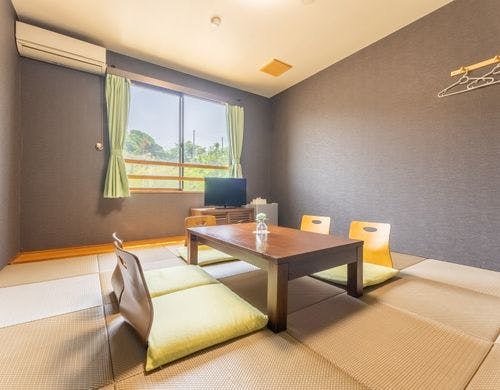 和室1から4名部屋（共用バス・トイレ）