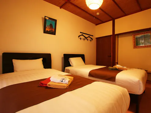 【ห้องพักราคาพิเศษ】อาคารเสริม เตียงคู่