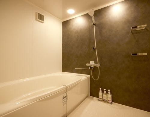 お部屋内の浴室。