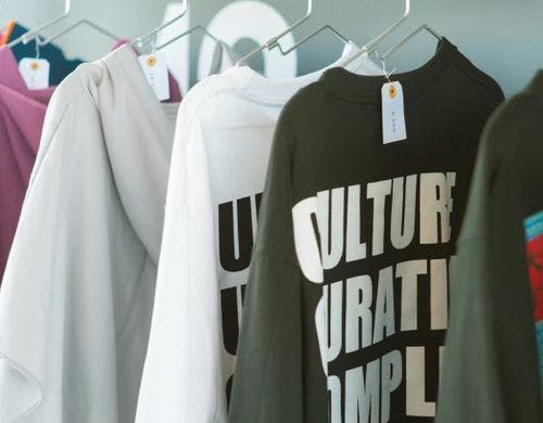 お土産やオリジナルグッズも多数