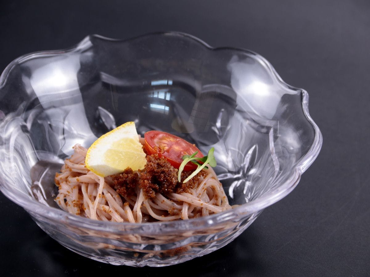 【โซเม็ง - คลุกเคล้าด้วยไข่ปลาเป่าฮื้อหมักสาเก】