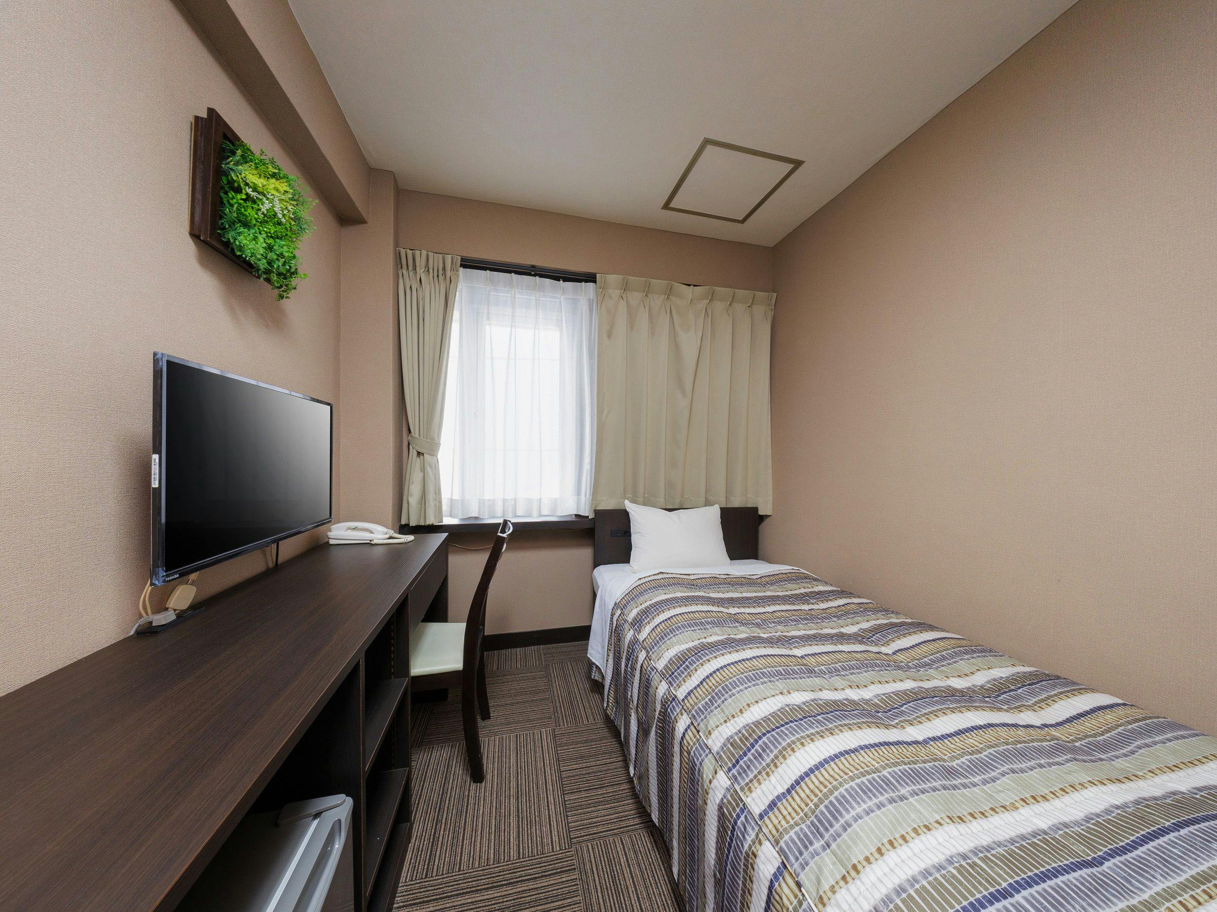 ห้องเดี่ยว (พร้อมห้องน้ำและอ่างอาบน้ำในตัว)