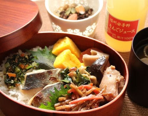 信州らしさも感じるお弁当スタイルのご朝食