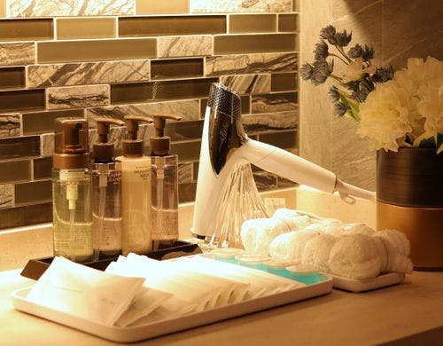 サウナルームの洗面