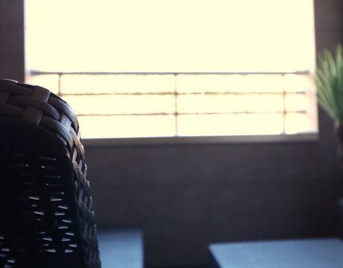 木々が見えるインナーバルコニー