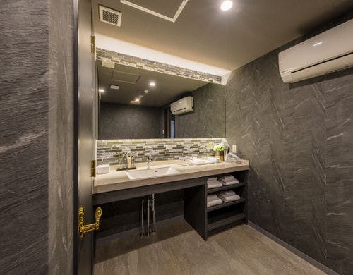 サウナ「凛」脱衣スペース