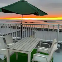 *ดาดฟ้า ชมพระอาทิตย์ตก