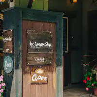 *คาเฟ่ในสถานที่ "CAFE Creeksyde."