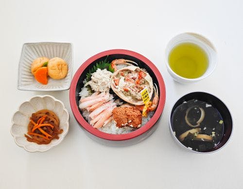 地元の人気店の“せいこがに丼”