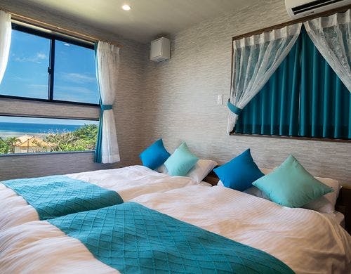 海を臨むことができる2階寝室