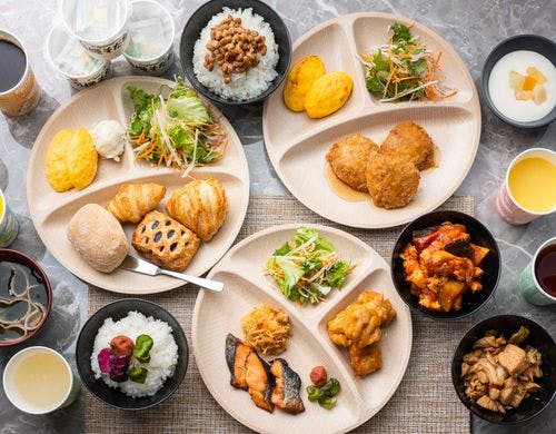 焼き立てパン健康無料朝食