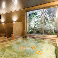 น้ำพุร้อนธรรมชาติ "เอนะเคียวโนะยุ" (ฝั่งผู้หญิง)