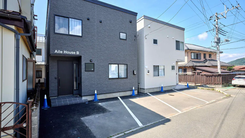 AileHouse A・B