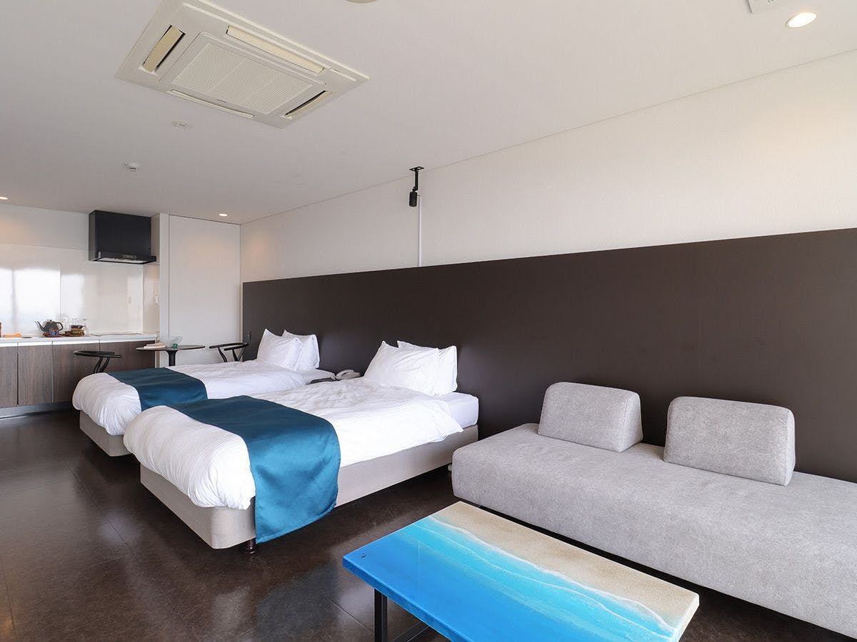 Shinjouji Yomitan Salon