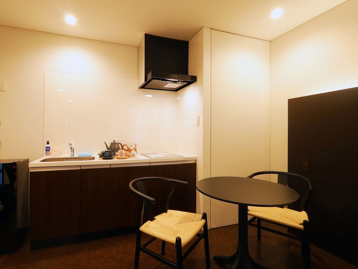 Shinjouji Yomitan Salon