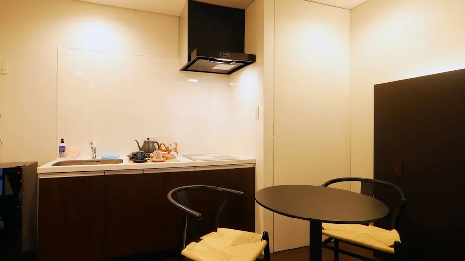 Shinjouji Yomitan Salon