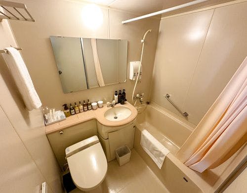 【洋室モダンツイン】24平米　トイレ&バス