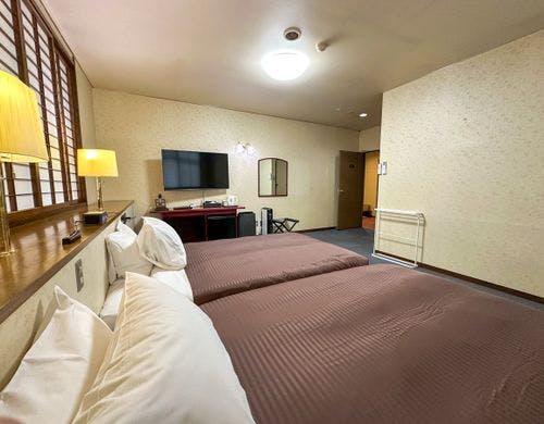 【洋モダンコーナーツイン】28平米　バス付