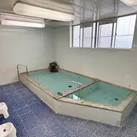 ห้องอาบน้ำรวมขนาดใหญ่สำหรับผู้หญิง