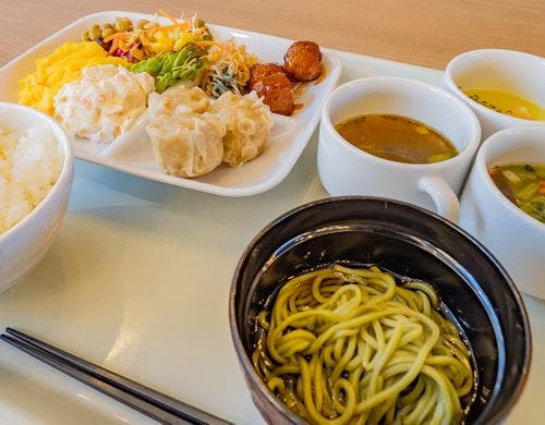 朝食