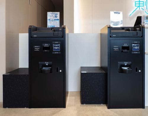 自動チェックイン機