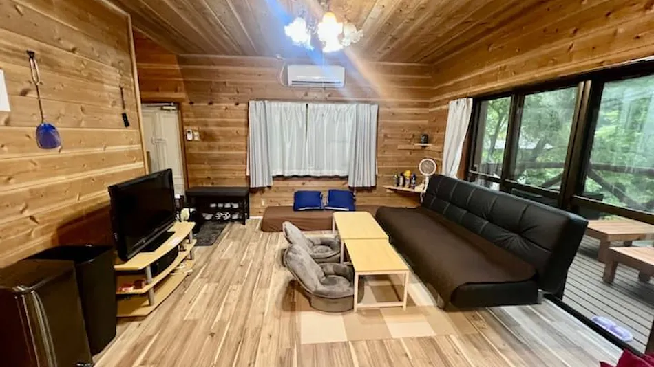 L&B Doggy Cottage