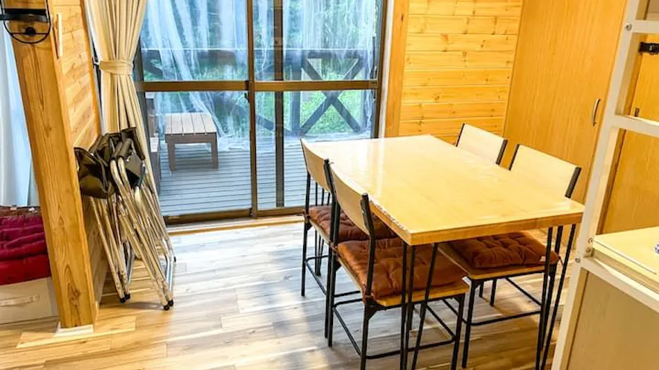 L&B Doggy Cottage