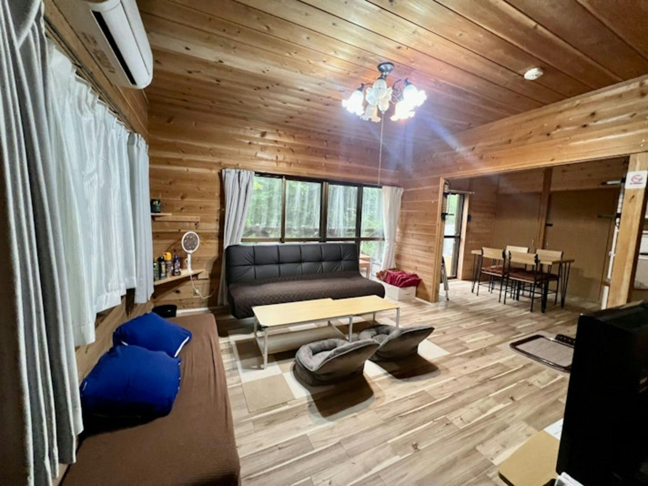 L&B Doggy Cottage